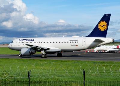Photo of aircraft D-AIZJ operated by Lufthansa
