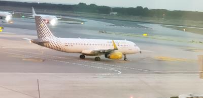 Photo of aircraft EC-MBS operated by Vueling