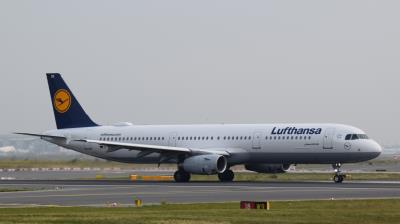 Image of aircraft registration D-AIDK - A A321-231 operated by Lufthansa