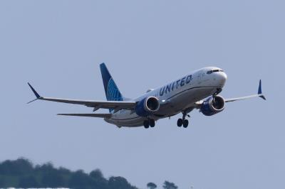 Photo of aircraft N17279 operated by United Airlines