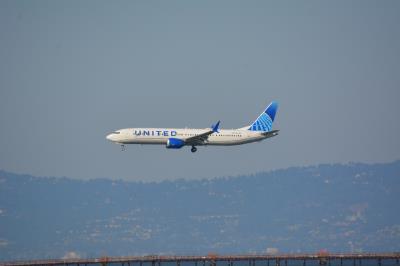 Photo of aircraft N27526 operated by United Airlines