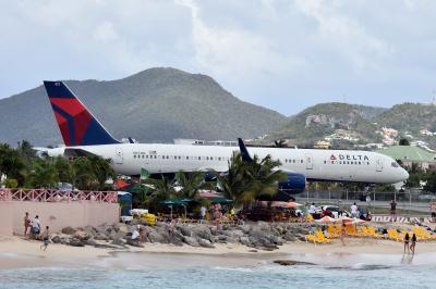 Photo of aircraft N672DL operated by Delta Air Lines