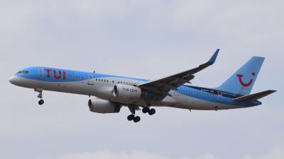 Image of aircraft registration G-BYAY - A 757-204 operated by Thomson Airways