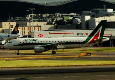 Photo of aircraft EI-DTO operated by Alitalia