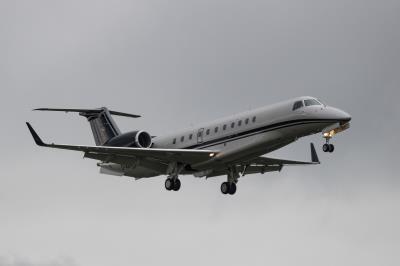 Image of aircraft registration D-AZUR - A ERJ-135BJ Legacy 650 operated by Air Hamburg