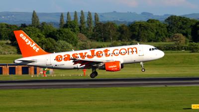 Photo of aircraft G-EZDH operated by easyJet