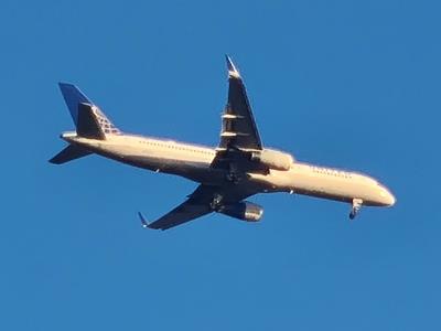 Photo of aircraft N17105 operated by United Airlines