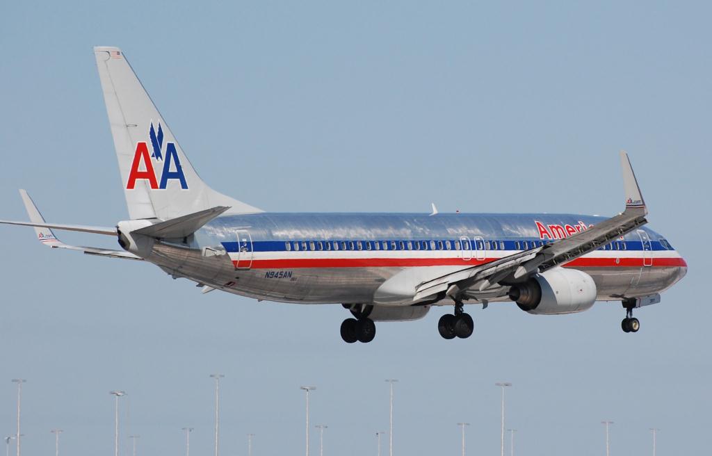 Photo of aircraft N945AN operated by American Airlines