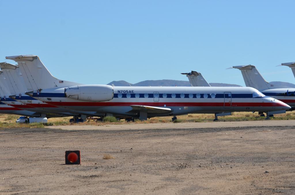 Photo of aircraft N705AE operated by American Eagle