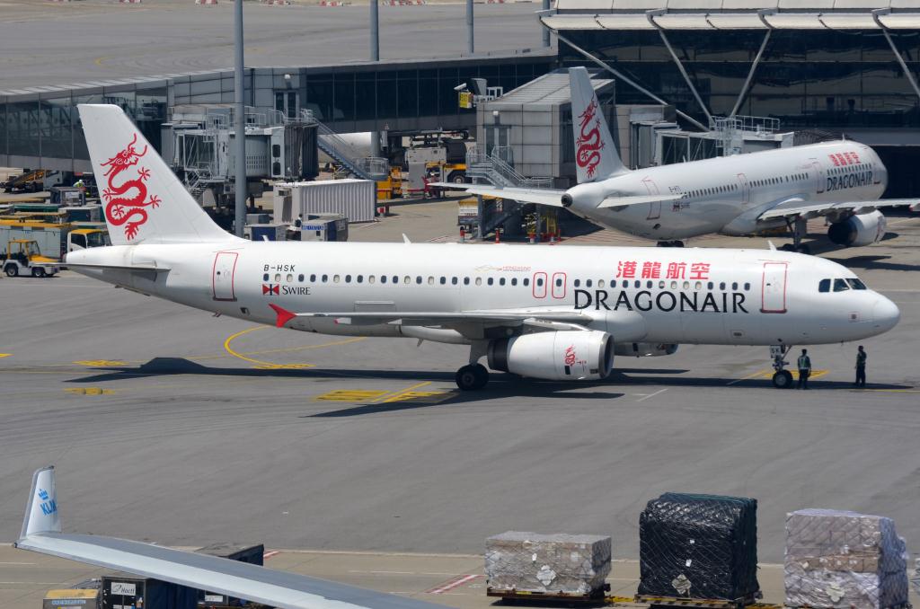 Photo of aircraft B-HSK operated by Dragonair