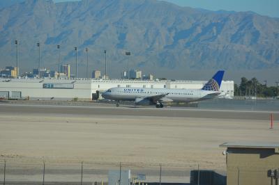Photo of aircraft N458UA operated by United Airlines