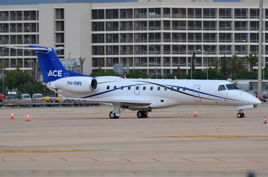 Photo of aircraft PH-DWS operated by Jet Netherlands BV