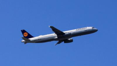 Image of aircraft registration D-AIRT - A A321-131 operated by Lufthansa