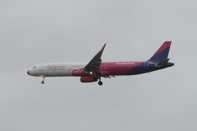 Photo of aircraft G-WUKH operated by Wizz Air UK