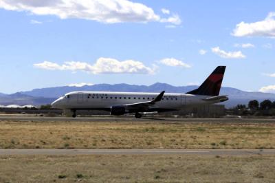 Photo of aircraft N285SY operated by Delta Connection