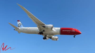 Photo of aircraft G-CKKL operated by Norwegian Air UK