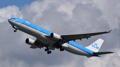 Photo of aircraft PH-AKE operated by KLM Royal Dutch Airlines