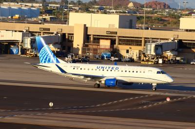 Photo of aircraft N612UX operated by United Express