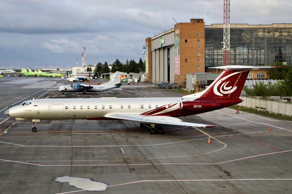 Photo of aircraft RA-65724 operated by Meridian Airlines