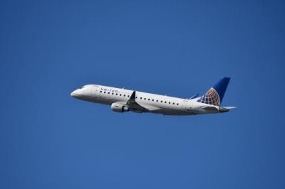 Photo of aircraft N727YX operated by United Express