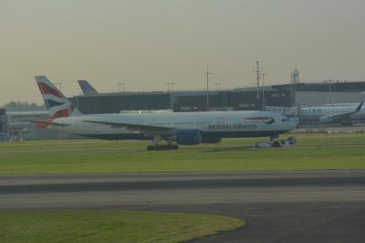 Image of aircraft registration G-YMMH - A 777-236(ER) operated by British Airways