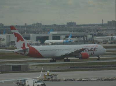 Photo of aircraft C-GEOQ operated by Air Canada Rouge