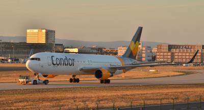 Image of aircraft registration D-ABUE - A 767-330(ER)(WL) operated by Condor