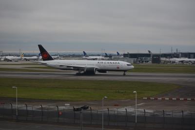 Image of aircraft registration C-FNND - A 777-233(LR) operated by Air Canada