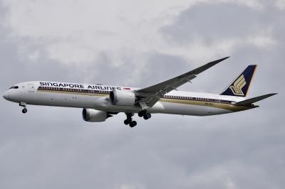 Photo of aircraft 9V-SCJ operated by Singapore Airlines