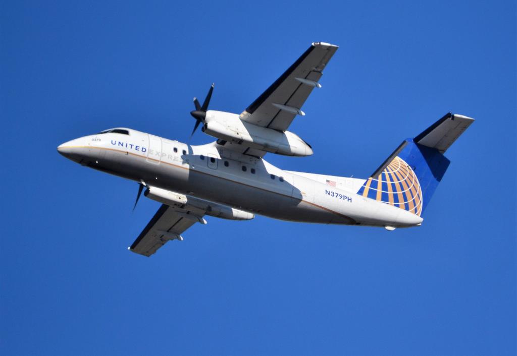 Photo of aircraft N379PH operated by CommutAir