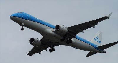 Image of aircraft registration PH-EZF - A ERJ-190-STD (ERJ-190-100) operated by KLM Cityhopper