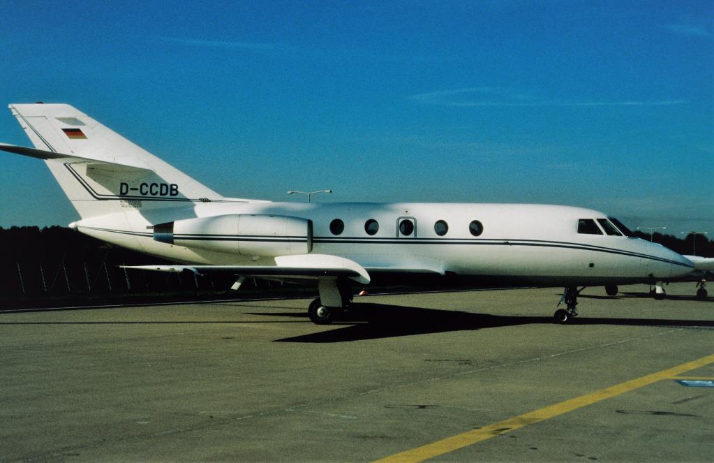 Photo of aircraft D-CCDB operated by Daimler-Benz AG