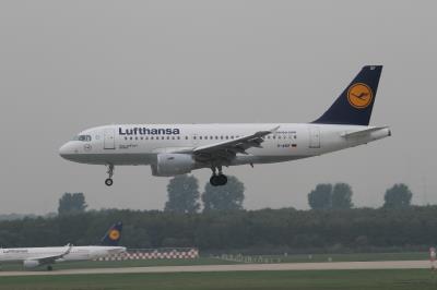 Image of aircraft registration D-AIBF - A A319-112 operated by Lufthansa