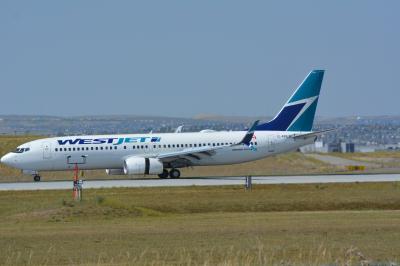 Photo of aircraft C-FPLS operated by WestJet