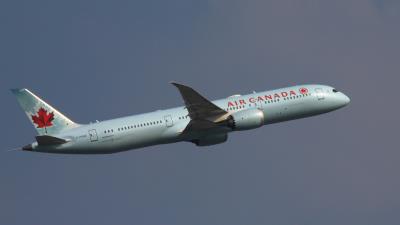 Photo of aircraft C-FGDZ operated by Air Canada