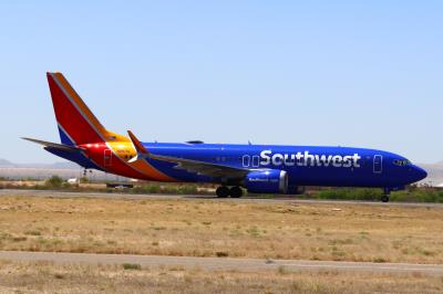 Photo of aircraft N8819L operated by Southwest Airlines