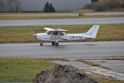 Image of aircraft registration LN-FTD - A Cessna 172S Skyhawk operated by Flyteknisk AS