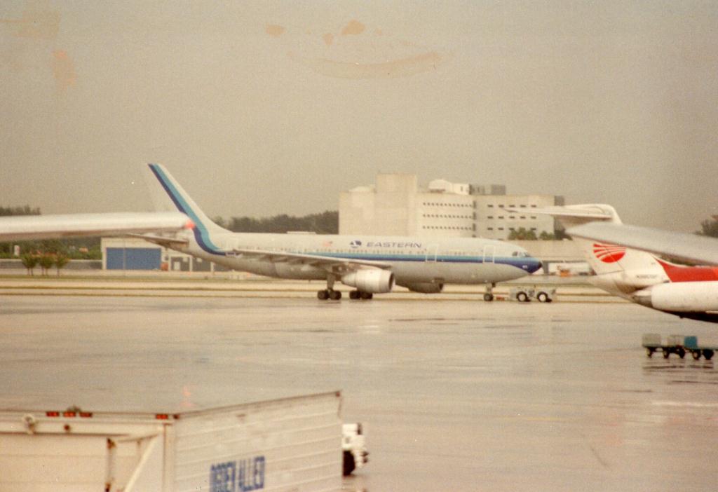 Photo of aircraft N229EA operated by Eastern Air Lines
