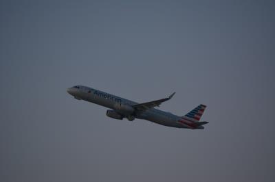 Photo of aircraft N164NN operated by American Airlines
