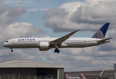 Photo of aircraft N29971 operated by United Airlines