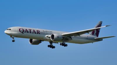 Image of aircraft registration A7-BAY - A 777-3DZ(ER) operated by Qatar Airways