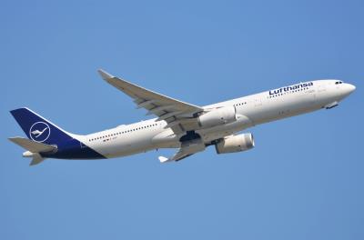 Image of aircraft registration D-AIKR - A A330-343 operated by Lufthansa
