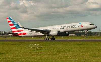 Photo of aircraft N206UW operated by American Airlines