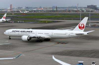 Photo of aircraft JA733J operated by Japan Airlines