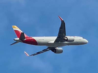 Photo of aircraft EC-NZP operated by Iberia