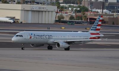 Photo of aircraft N519UW operated by American Airlines