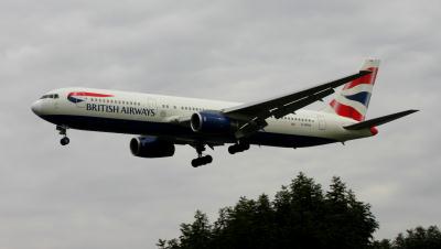 Photo of aircraft G-BZHA operated by British Airways