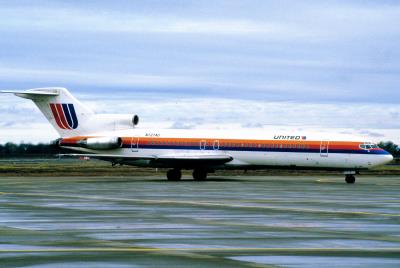 Photo of aircraft N7274U operated by United Airlines