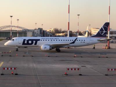 Photo of aircraft SP-LMH operated by LOT - Polish Airlines