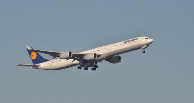 Image of aircraft registration D-AIHC - A A340-642 operated by Lufthansa